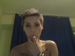 Short-haired chick squirts during webcam session