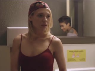 Secret lesbian sex on a public toilet